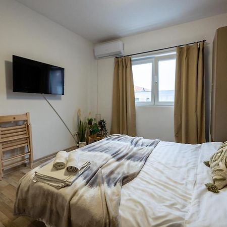Cozy Studio Retreat - Quiet, Premium Stay Temesvár Kültér fotó