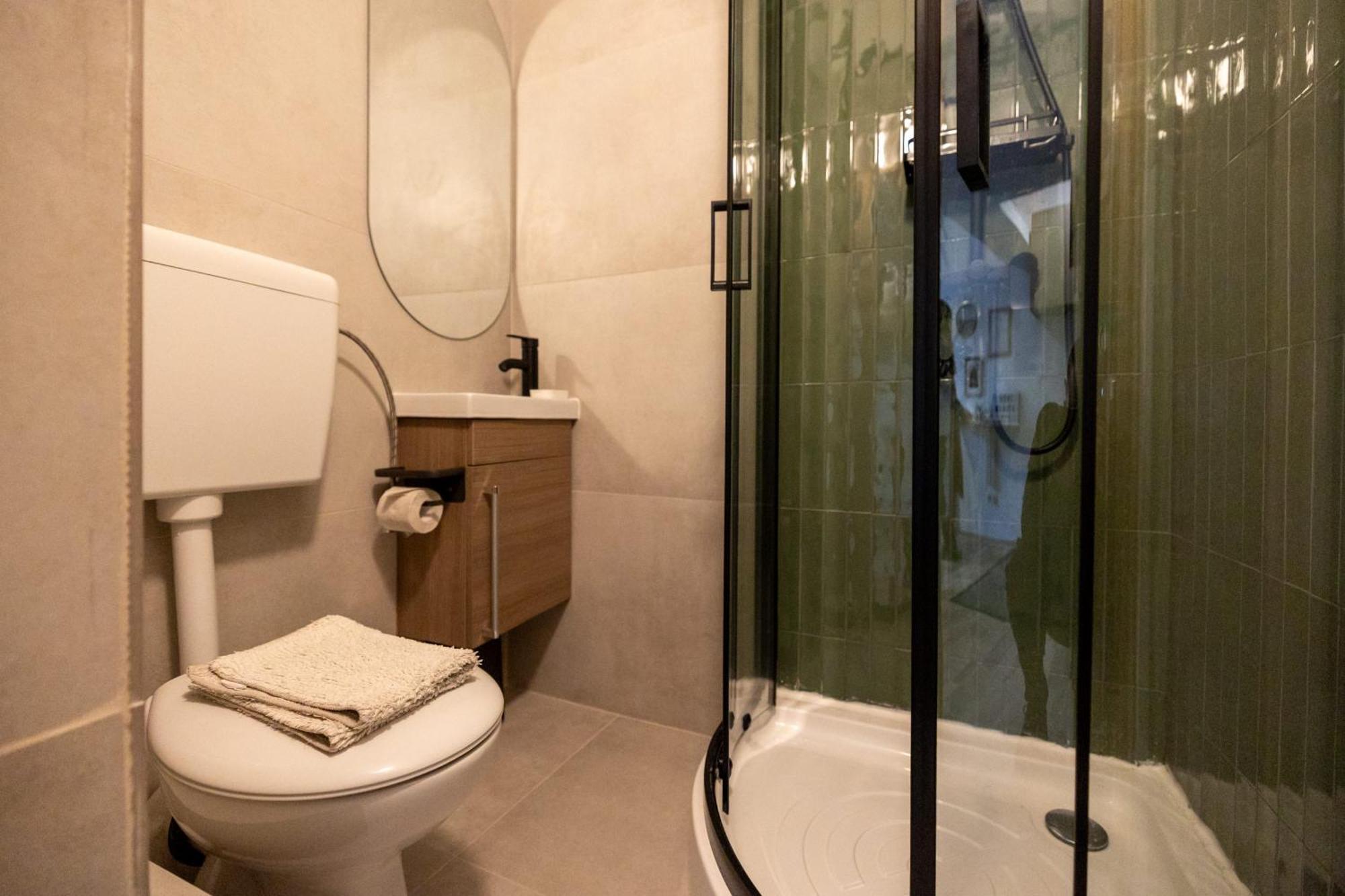 Cozy Studio Retreat - Quiet, Premium Stay Temesvár Kültér fotó