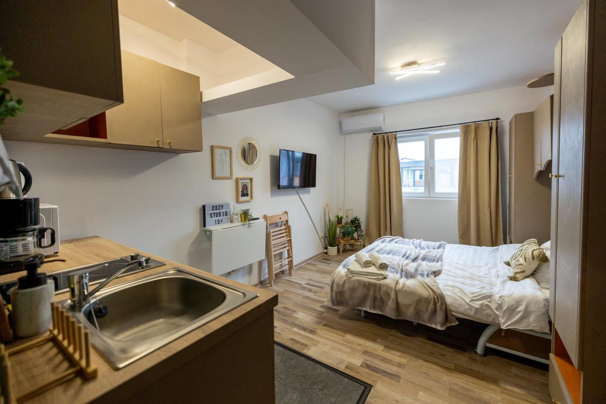 Cozy Studio Retreat - Quiet, Premium Stay Temesvár Kültér fotó
